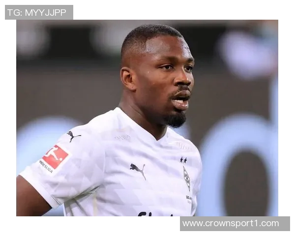 图拉姆因大腿伤缺席一个月后周四重返训练场状态回暖