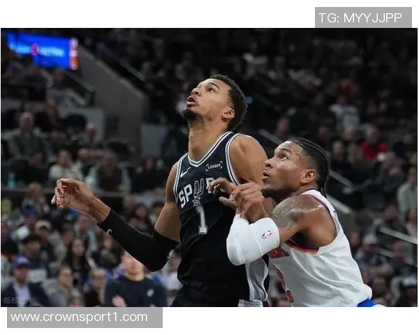 文班雅马在单场比赛中创下马刺队史第四高的30分10板记录大卫罗宾逊仍保持最多记录